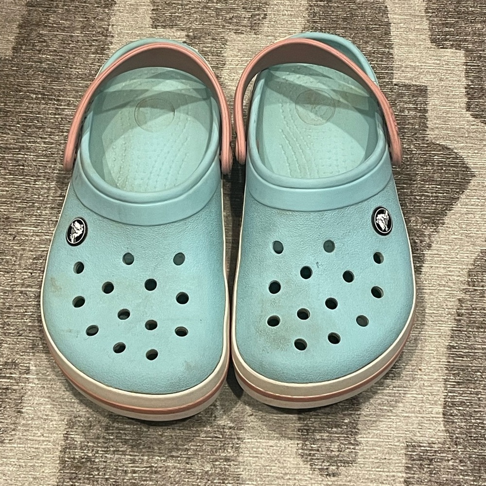 Crocs teal/pink size 4/6